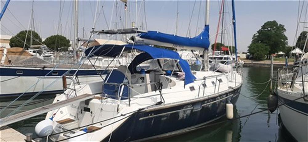  Beneteau USA - MOORINGS 445 Beneteau 440