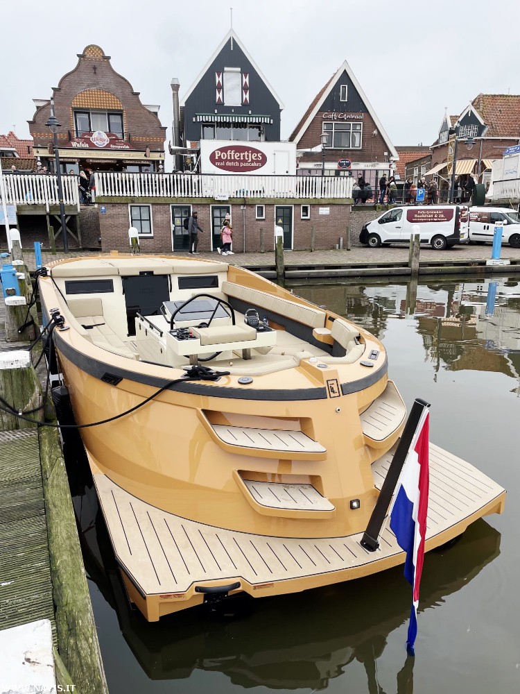 Low Lander Speedster 851