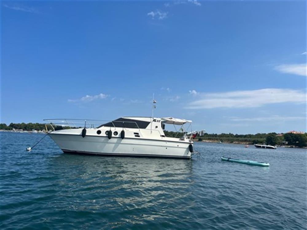 Azimut&nbsp;AZ 32