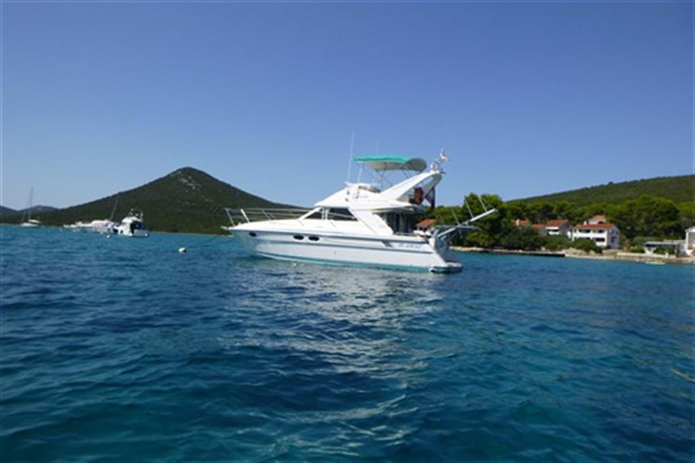 Fairline&nbsp;FAIRLINE BRAVA 33