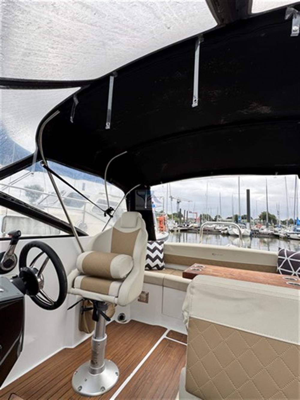 Corsiva Yachting Coaster 600 DC