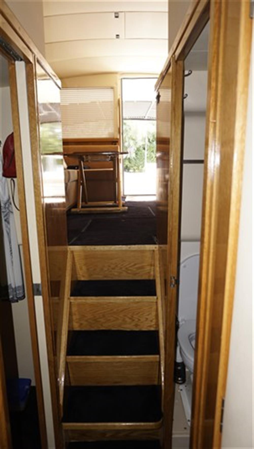 Bertram Yacht Bertram 37 Convertible