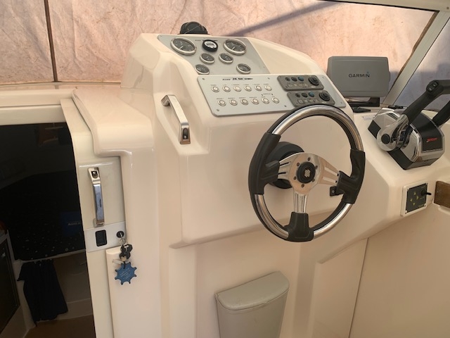 MANO MARINE MAN 26.50 CRUISER