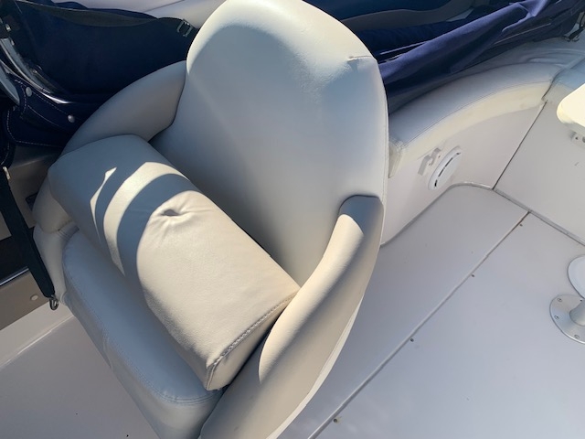 Four Winns 225 SUNDOWNER