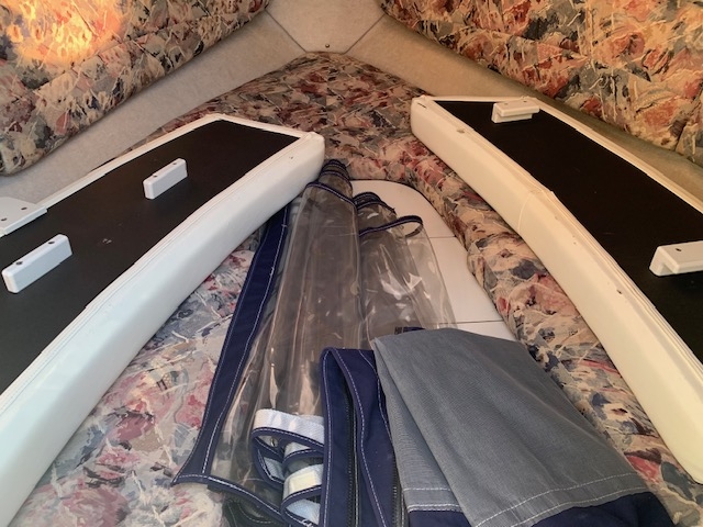 Four Winns 225 SUNDOWNER