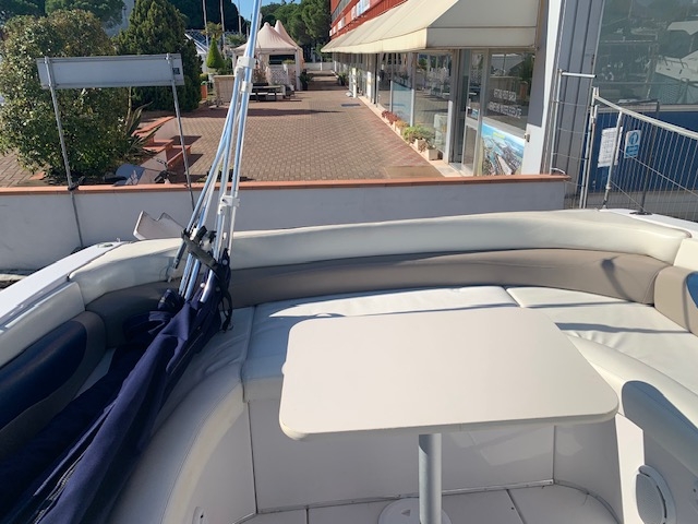 FOUR&nbsp;WINNS&nbsp;225&nbsp;SUNDOWNER