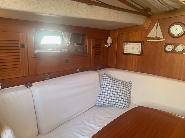 Hallberg&nbsp;Rassy&nbsp;HR&nbsp;382