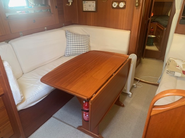 Hallberg&nbsp;Rassy&nbsp;HR&nbsp;382