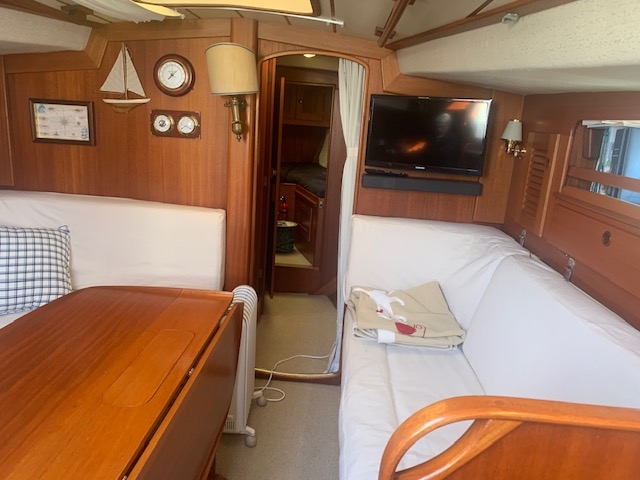 Hallberg&nbsp;Rassy&nbsp;HR&nbsp;382