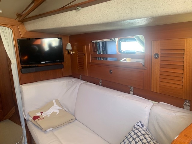 Hallberg&nbsp;Rassy&nbsp;HR&nbsp;382