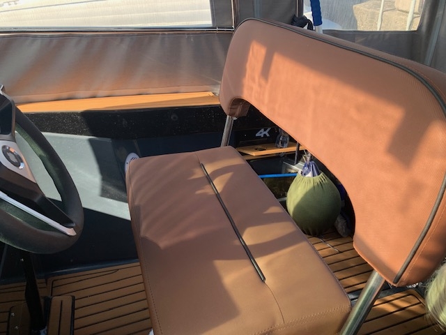 REVO&nbsp;YACHT&nbsp;REVO&nbsp;700