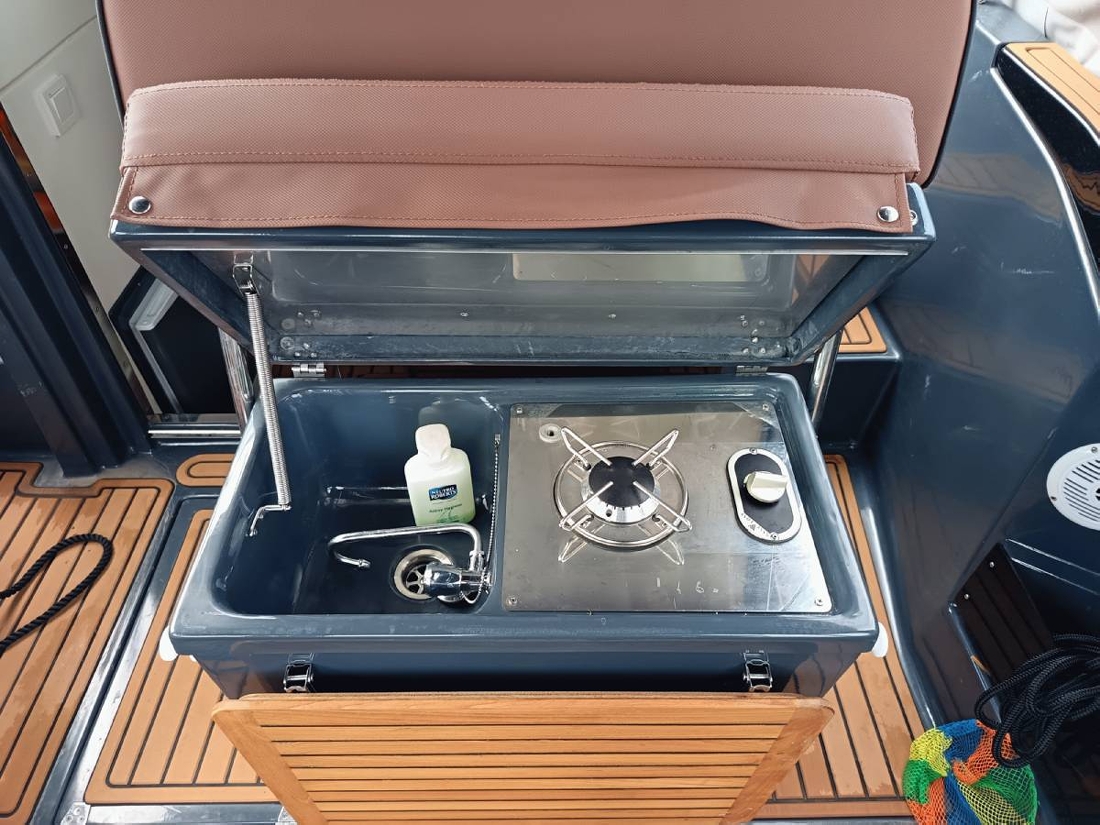 REVO&nbsp;YACHT&nbsp;REVO&nbsp;700