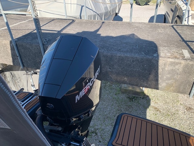 REVO&nbsp;YACHT&nbsp;REVO&nbsp;700