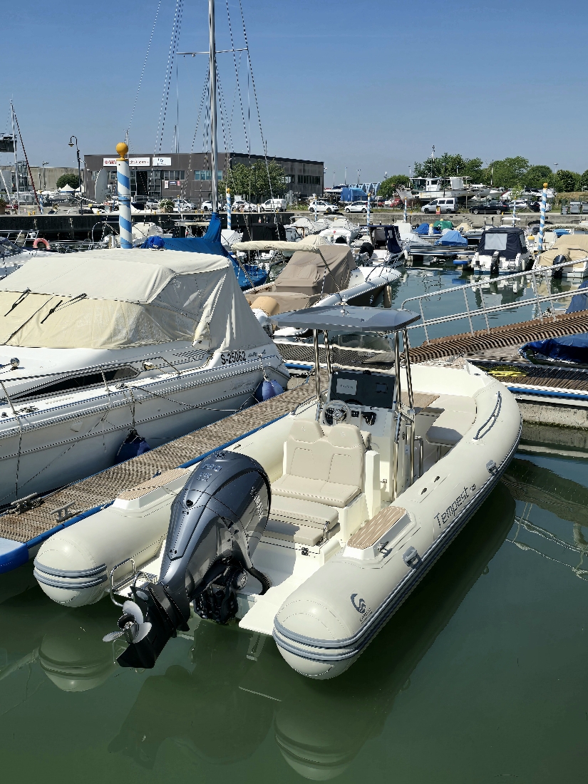 Capelli&nbsp;TEMPEST&nbsp;750&nbsp;LUXE
