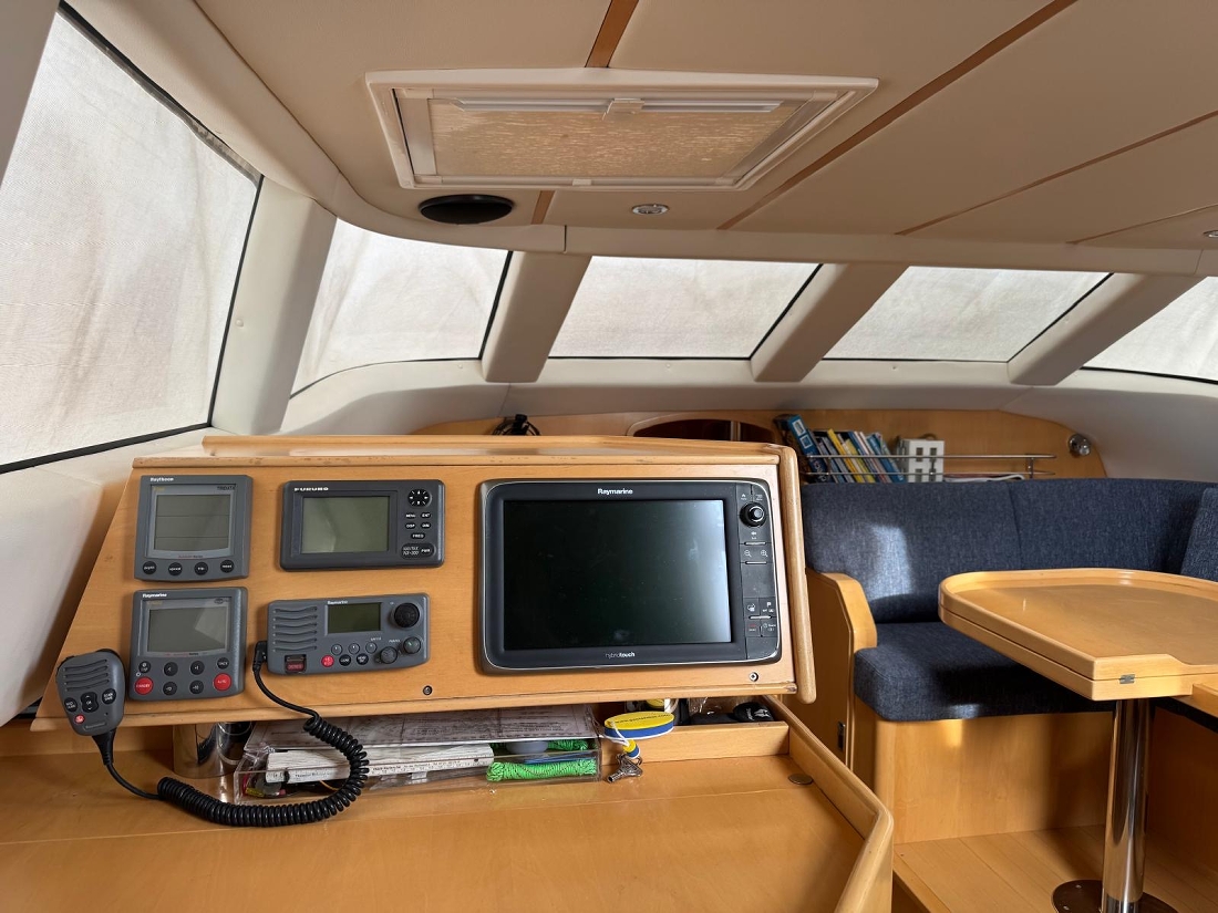 WAUQUIEZ&nbsp;Boats&nbsp;43&nbsp;PILOT&nbsp;SALOON