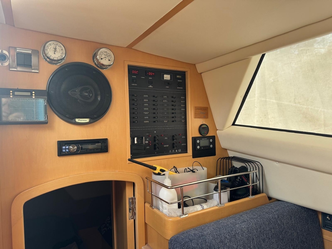 WAUQUIEZ&nbsp;Boats&nbsp;43&nbsp;PILOT&nbsp;SALOON