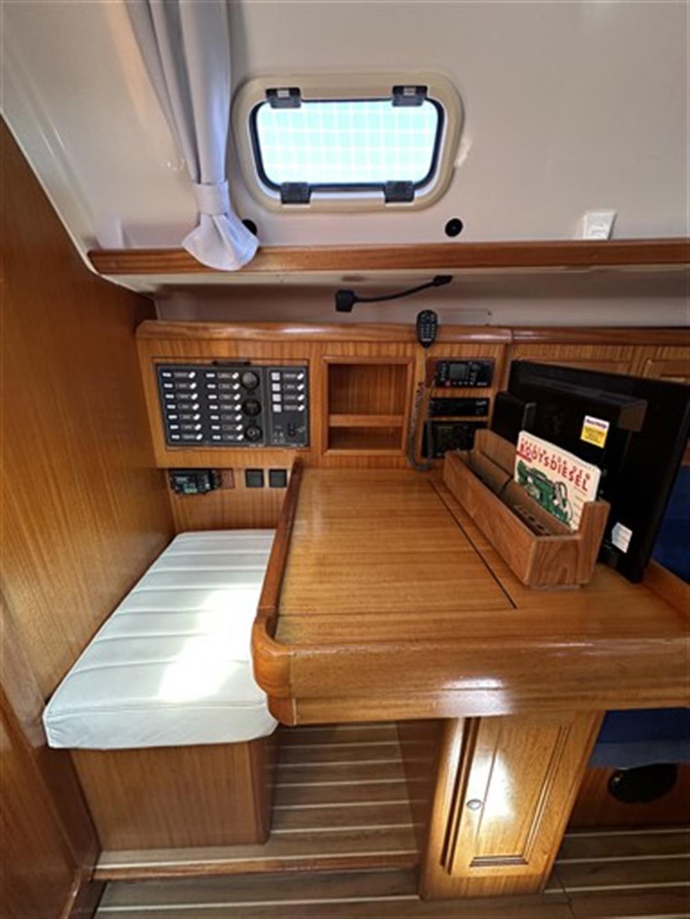 Dufour&nbsp;Yachts&nbsp;DUFOUR&nbsp;36&nbsp;CLASSIC