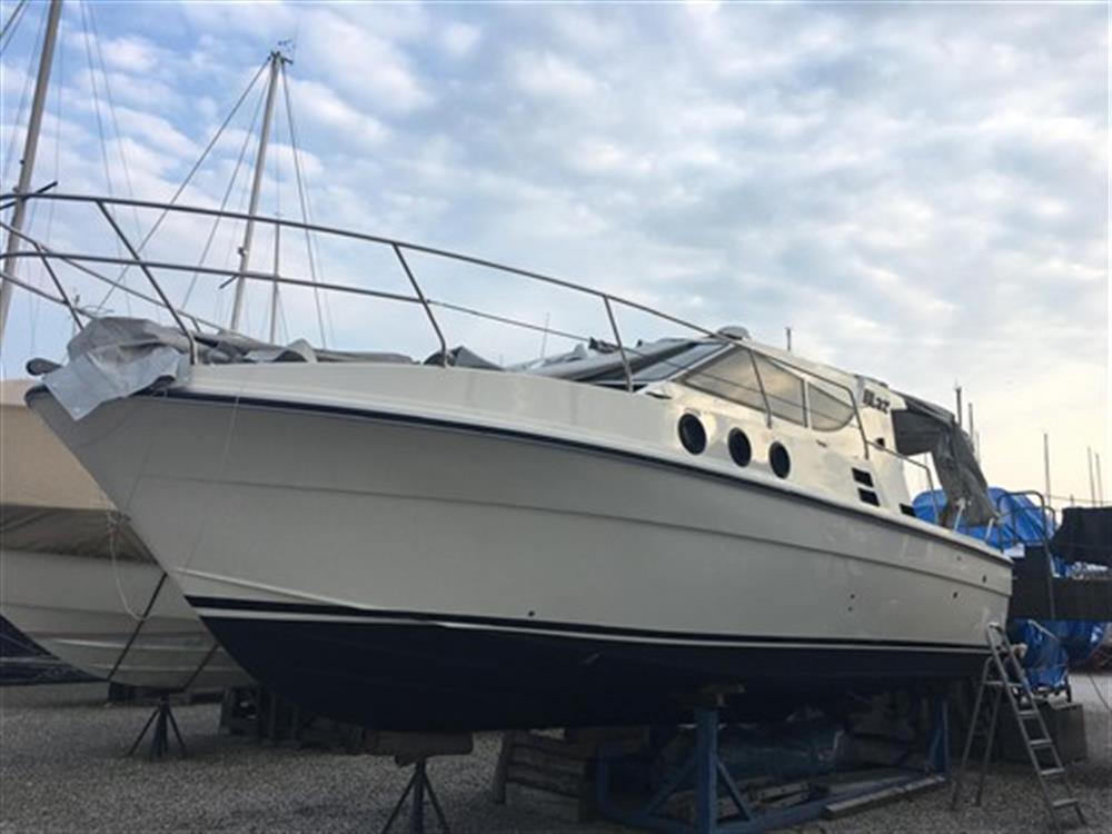 Azimut&nbsp;AZ&nbsp;32